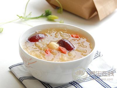 夏天太難熬,三款藥膳潤肺補脾 夏天太難熬,三款藥膳潤肺補脾