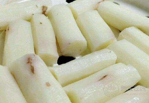 冬天天冷，常吃這些食物能“暖身子”，身體舒舒服服