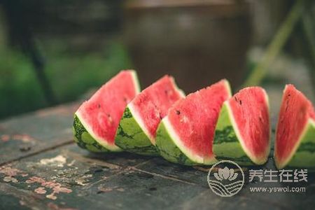 大暑吃哪些瓜果降火?大暑上火吃哪些食物去火?-易網(wǎng)健康養(yǎng)生網(wǎng) 大暑吃哪些瓜果降火?大暑上火吃哪些食物去火?