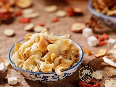 秋季養肺食物有哪些?秋季肺燥的癥狀有哪些?