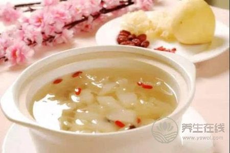 霜降有哪些養生食譜?霜降潤肺健脾的銀耳雪梨粥做法是什么?