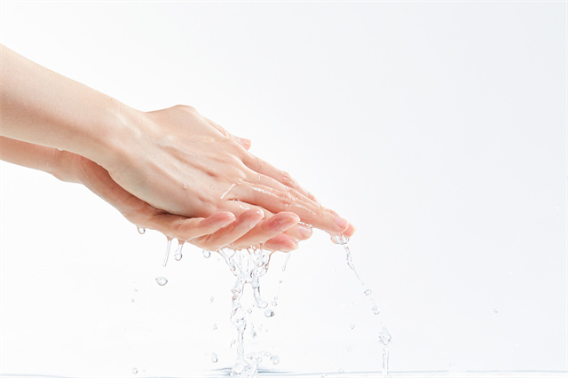 冬天干燥易起靜電？別擔心，幾個小妙招讓大家不做“帶電人”