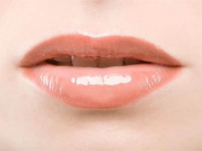 春天嘴唇經常干裂怎么辦？這些妙招幫你緩解