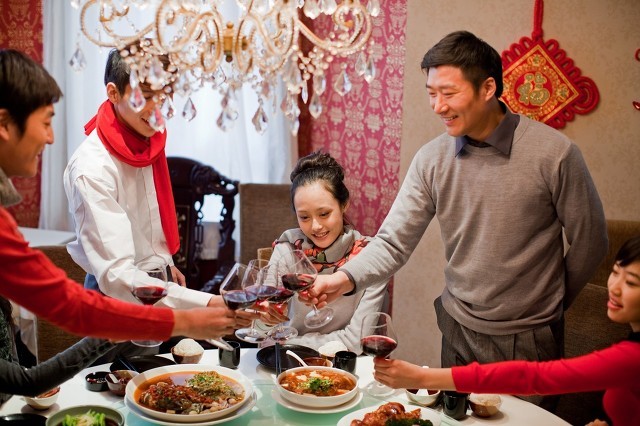 春節吃多了不消化怎么辦?胃酸胃脹速速解決-易網健康養生網 春節吃多了不消化怎么辦?胃酸胃脹速速解決