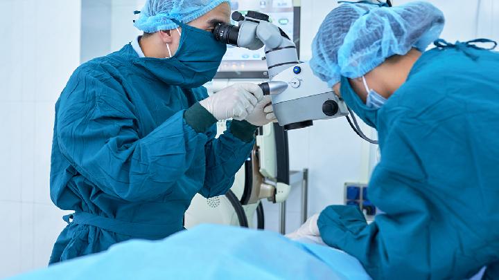 春季應(yīng)該如何預(yù)防過敏性鼻炎 三類過敏原易致鼻炎發(fā)作-易網(wǎng)健康<a href=http://www.gyfww.com/jkys/ target=_blank class=infotextkey>養(yǎng)生</a>網(wǎng) 春季應(yīng)該如何預(yù)防過敏性鼻炎 三類過敏原易致鼻炎發(fā)作