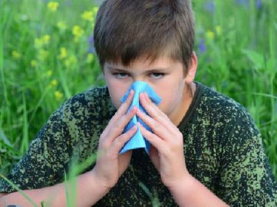 春天花粉飄過敏性鼻炎患者要當(dāng)心 春天室內(nèi)塵螨多易患過敏性鼻炎