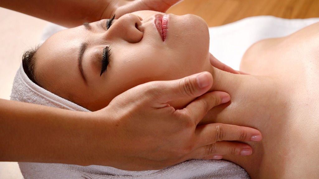 冬天皮膚干燥瘙癢，學會3項護膚要素，美麗整個冬天