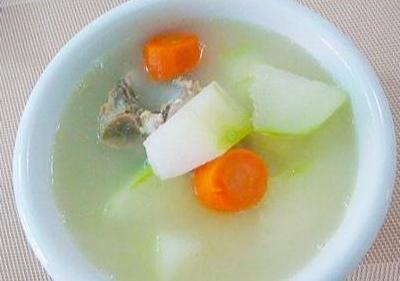 春季養(yǎng)生喝什么湯好 這些春季養(yǎng)生湯有助于清熱除濕