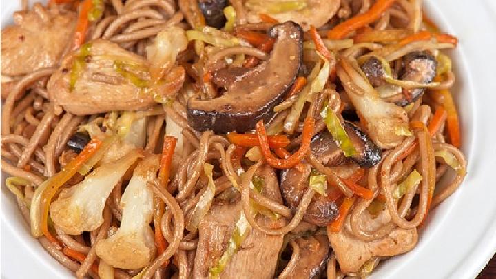 春季養(yǎng)生首選西紅柿 春季養(yǎng)生吃西紅柿堪比天然美白防曬霜