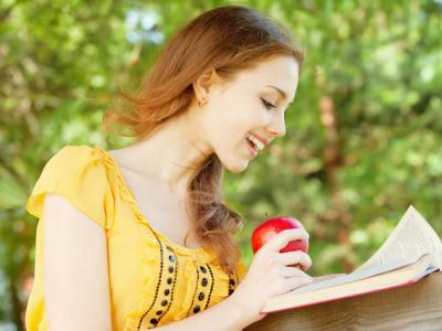 為什么初秋臉上很容易長痘，別讓痘痘毀了你的顏值