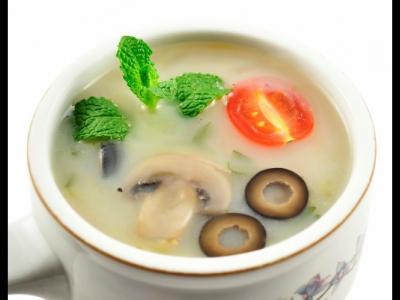 冬天就得煲湯喝，女生冬天適合煲什么湯？