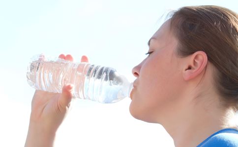 保護眼睛的方法 喝水保護眼睛 怎樣保護眼睛