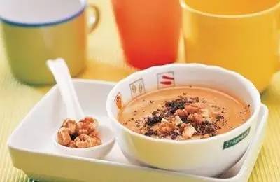 吃這四種食物能讓你眼睛水潤有光 吃這四種食物能讓你眼睛水潤有光