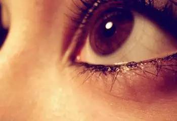 怎么佩戴隱形眼鏡更安全？