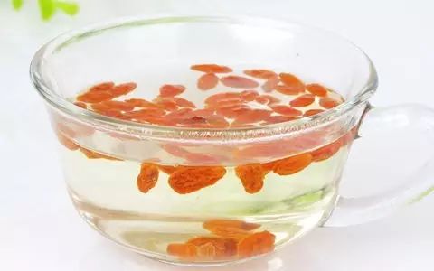 每天四杯茶，遠離視疲勞！