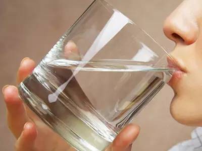 眼睛出現紅血絲怎么辦？