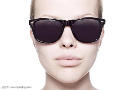 夏天來(lái)了，你懂得如何挑選墨鏡嗎？