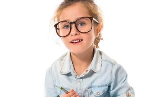 遠視眼有哪些癥狀?及時發現青少年兒童遠視眼 遠視眼有哪些癥狀?及時發現青少年兒童遠視眼