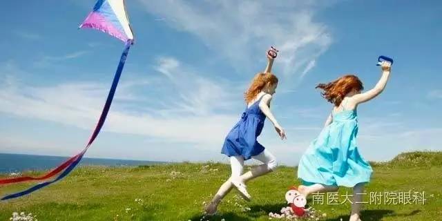 每天戶外運(yùn)動2小時，預(yù)防近視發(fā)生