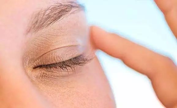 眼睛酸痛怎么辦？教你六招來緩解