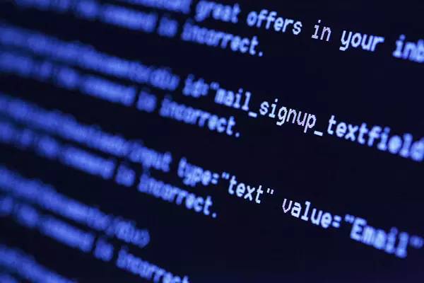 電腦、手機亮度該調多少才不傷眼睛?