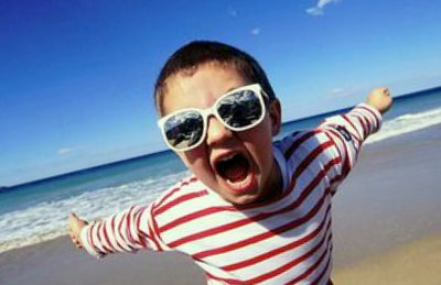 劣質(zhì)太陽鏡損傷孩子眼睛 劣質(zhì)太陽鏡損傷孩子眼睛