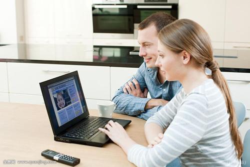 近視手術(shù)后可以玩電腦嗎? 近視手術(shù)后可以玩電腦嗎?