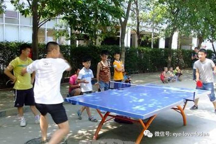 孩子近視就申請坐教室前排,到底對不對? 孩子近視就申請坐教室前排,到底對不對?