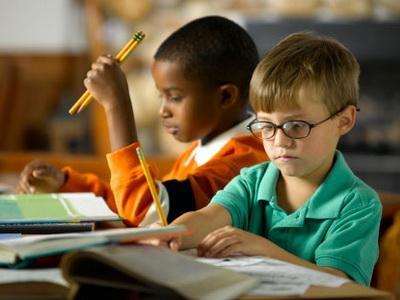 在青春期如何預(yù)防近視眼?