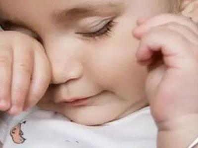 孩子愛(ài)揉眼易形成散光