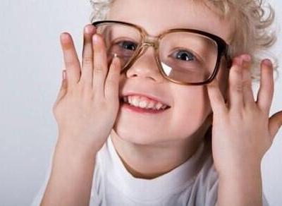 眼疲勞引發多種眼病，眼保健操來護眼