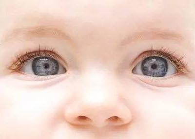 如何才能發現寶寶的視力問題？