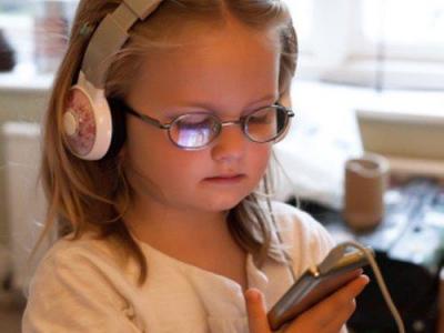 智能手機(jī)成為孩子近視的主因