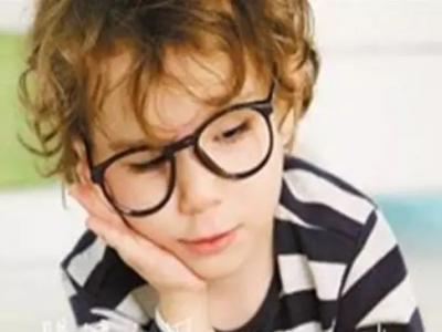 單眼近視究竟應該怎么做？