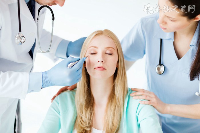 臉上毛孔粗大按什么穴位-易網(wǎng)<a href=http://www.gyfww.com/ target=_blank class=infotextkey>健康養(yǎng)生</a>網(wǎng) 臉上毛孔粗大按什么穴位