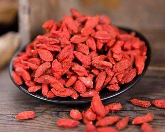 枸杞子泡酒的功效與作用 枸杞子泡酒的禁忌