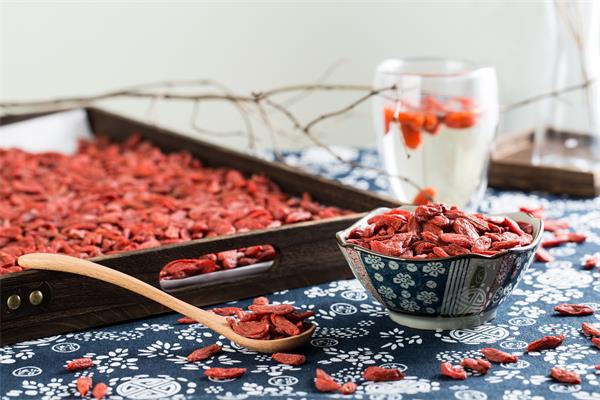 枸杞加什么泡酒最壯陽，6種最佳藥酒配方