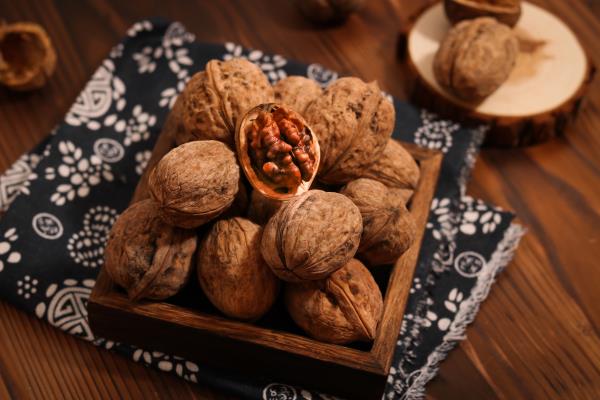 生發(fā)黑發(fā)的中草藥，8種中醫(yī)推薦治脫發(fā)最好的藥