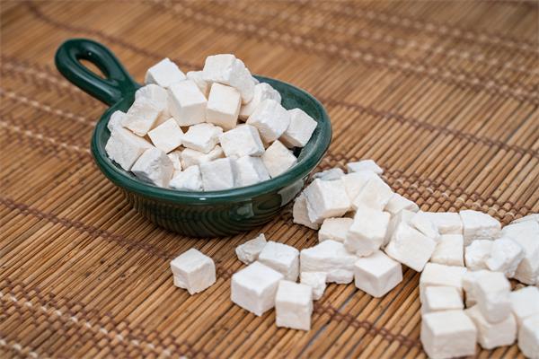 白扁豆和薏米哪個祛濕效果好?白扁豆和茯苓除濕效果哪個好-易網健康<a href=http://www.gyfww.com/jkys/ target=_blank class=infotextkey>養生</a>網 白扁豆和薏米哪個祛濕效果好?白扁豆和茯苓除濕效果哪個好