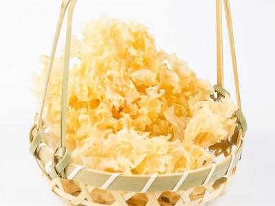 銀耳吃多了會濕氣重嗎（濕氣重的人可以喝銀耳湯嗎）