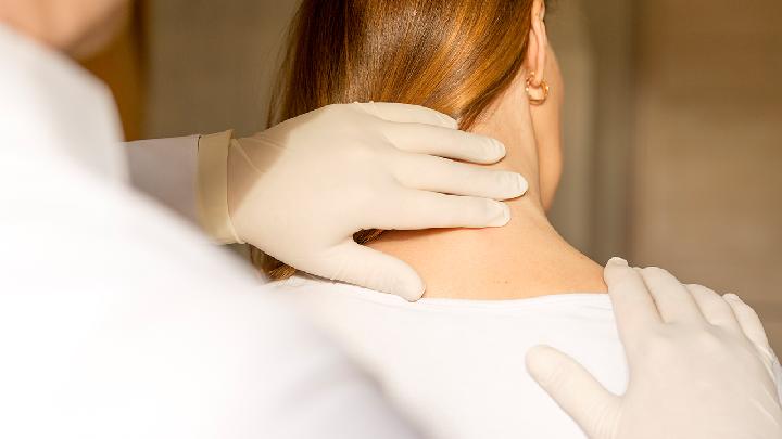 按摩什么穴位對身體好 5大穴位按摩促進身體健康-易網健康養生網 按摩什么穴位對身體好 5大穴位按摩促進身體健康