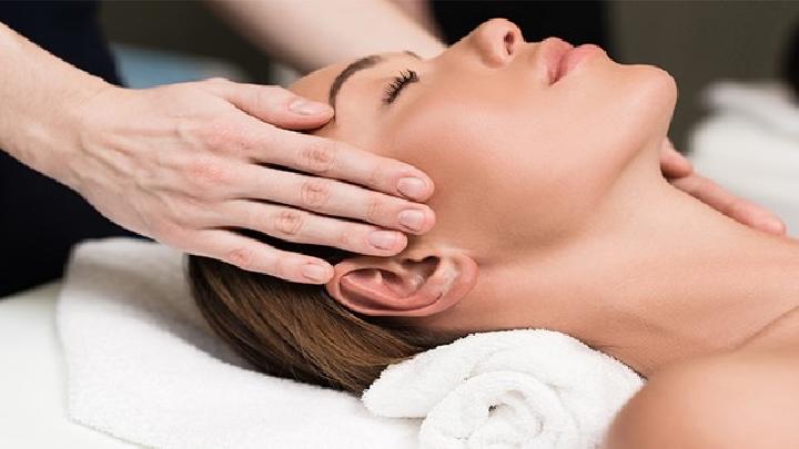 胃下垂該如何治療 4個胃下垂經絡按摩治療法來幫忙