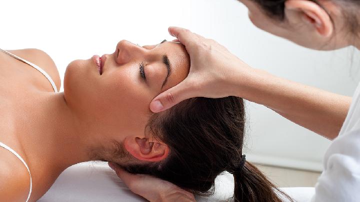 我們該如何避免兒童貧血的發生? 中醫防治小兒貧血的捏脊療法