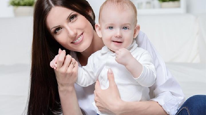 寶寶感冒怎么推拿來預防 預防寶寶感冒的小兒推拿法