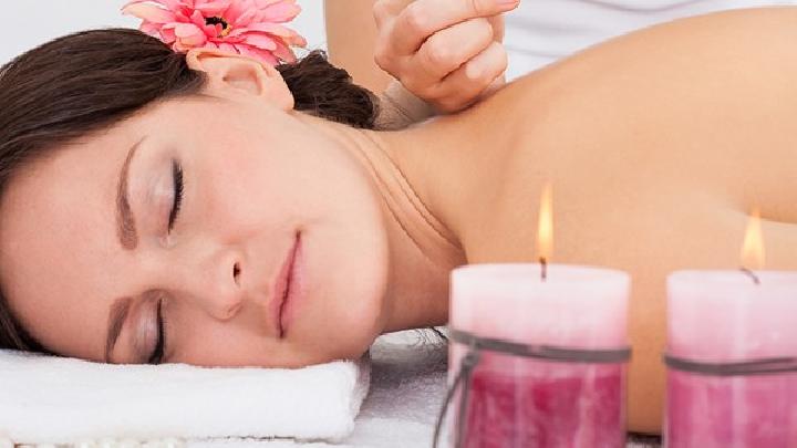 中醫按摩緩解感冒癥狀方法是什么？中醫按摩三穴位緩解感冒癥狀