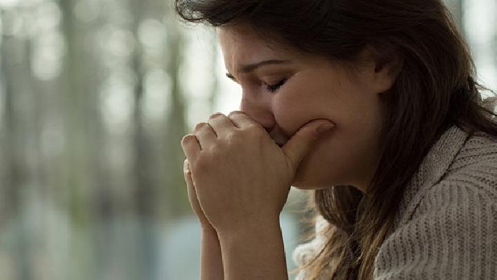 頭痛患者如何按摩可以有效緩解 這樣給頭部做按摩立即止痛