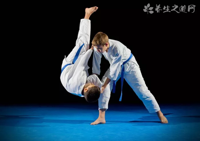 小孩練武術會影響長高嗎-易網<a href=http://www.gyfww.com/ target=_blank class=infotextkey>健康養生</a>網 小孩練武術會影響長高嗎