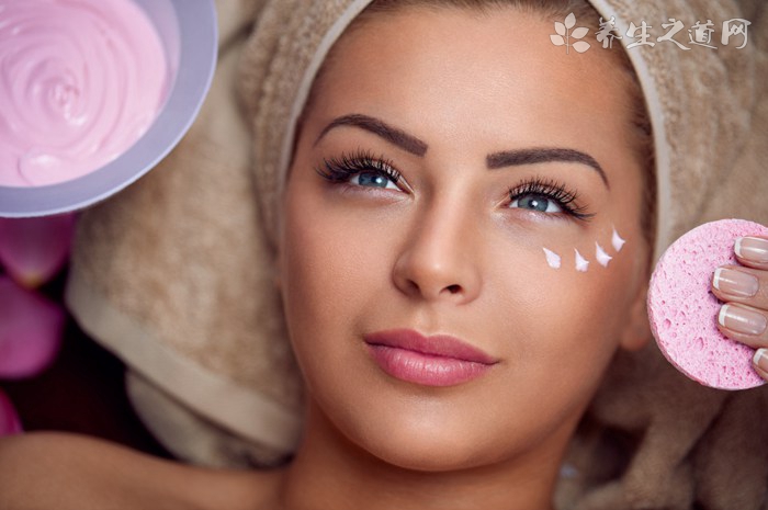 用礦泉水噴臉好嗎-易網健康<a href=http://www.gyfww.com/jkys/ target=_blank class=infotextkey>養生</a>網 用礦泉水噴臉好嗎