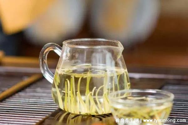 金銀花專治十種病，感冒/牙痛/痤瘡/咽喉腫痛(每天20g泡水喝好)