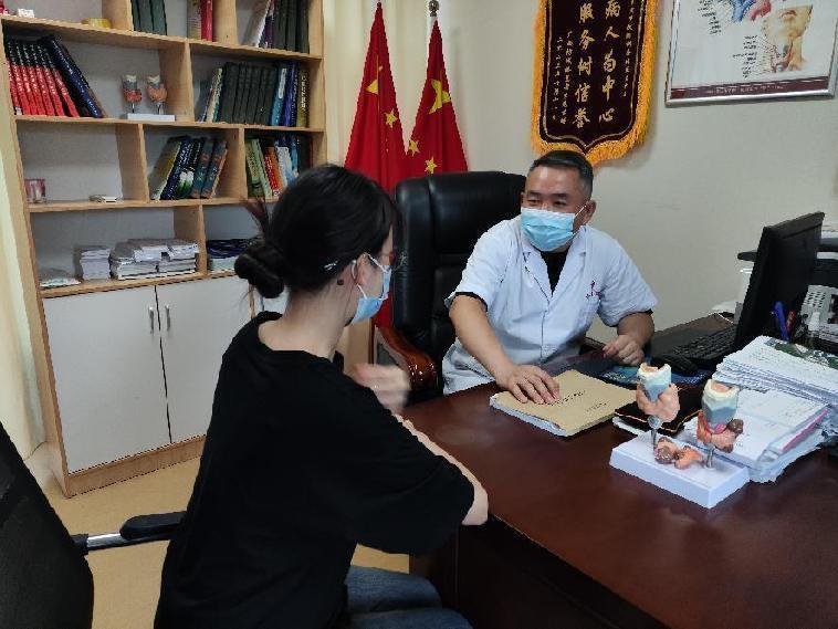 南寧中南甲狀腺醫(yī)院樊春聚醫(yī)生：甲狀腺結(jié)節(jié)偏愛(ài)哪些人？一旦查出，你該如何應(yīng)對(duì)